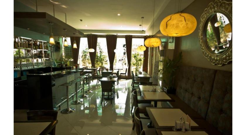 Townhouse OAK Metro Manila Near Osmena Highway PNR Pasay formerly Avitel Hotel – Makati, NY