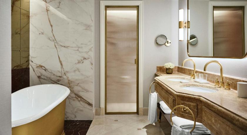 รูปของPalace Suite, 1 Bedroom Suite, 1 King 12