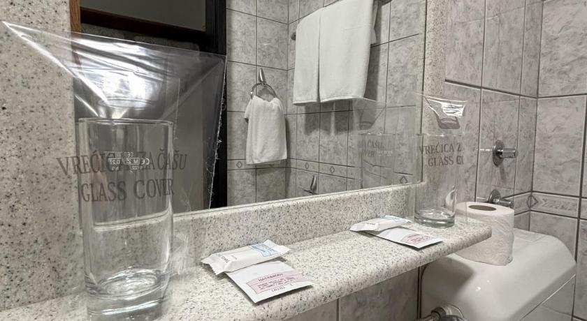 Image of Single Room with Bathroom 2