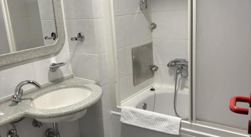 Image of Suite 2