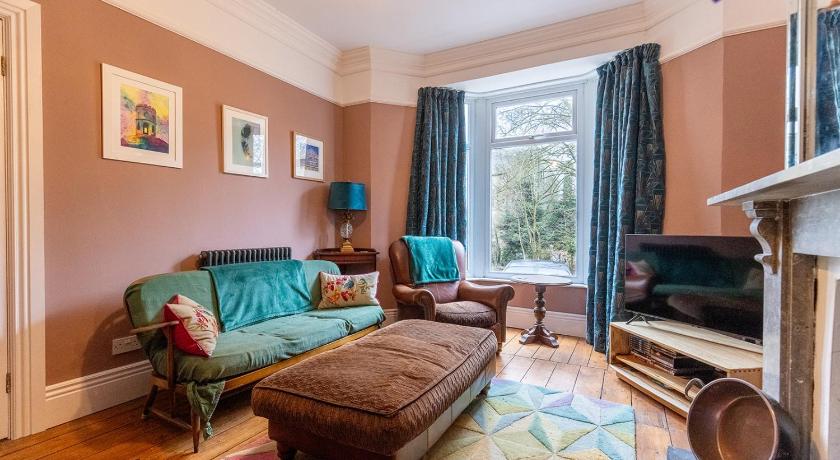 CLIFTON BANK - Characterful & Cosy Home in Buxton, Peak District