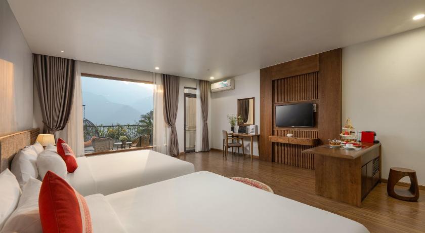 Image of Premium Mountain View Room with Balcony 7