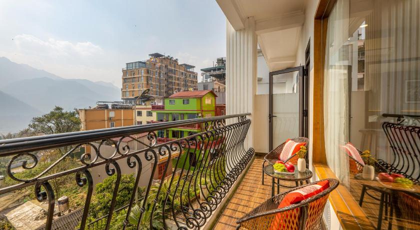 Image of Premium Mountain View Room with Balcony 17