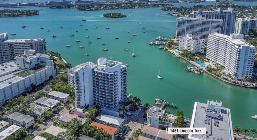 마이애미 비치 (FL) Lux Designer Apt 2BR and 2BA in Heart of Miami Beach 3성급 숙소 레스토랑