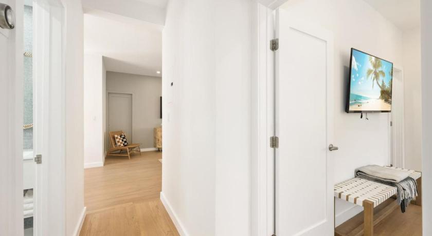 마이애미 비치 (FL) Lux Designer Apt 2BR and 2BA in Heart of Miami Beach 3성급 숙소 수영장