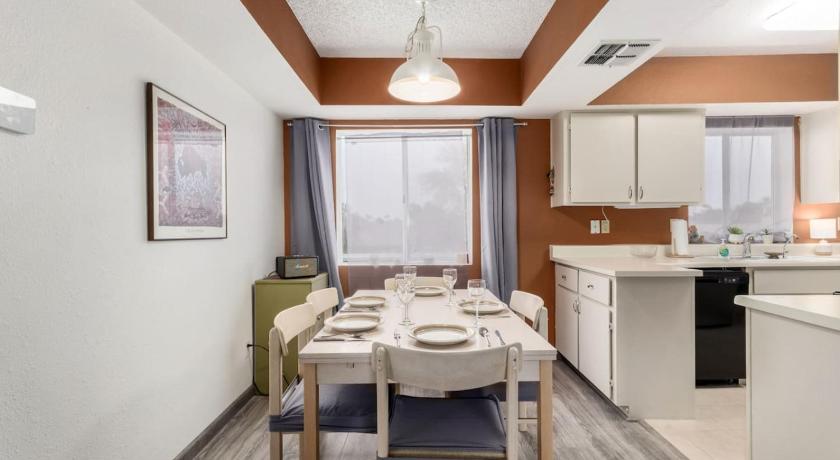 피닉스 (AZ) Stylish 2BR Condo with Gym, Pool and Hot Tub Access 4성급 숙소 부대시설
