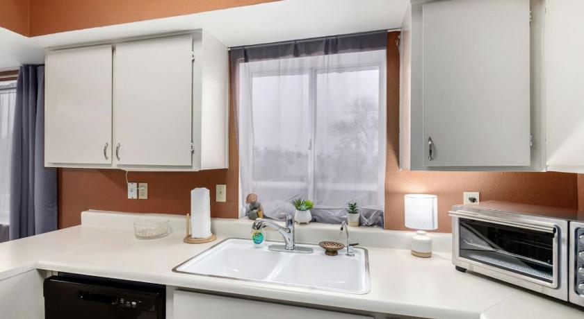 피닉스 (AZ) Stylish 2BR Condo with Gym, Pool and Hot Tub Access 4성급 숙소 레스토랑