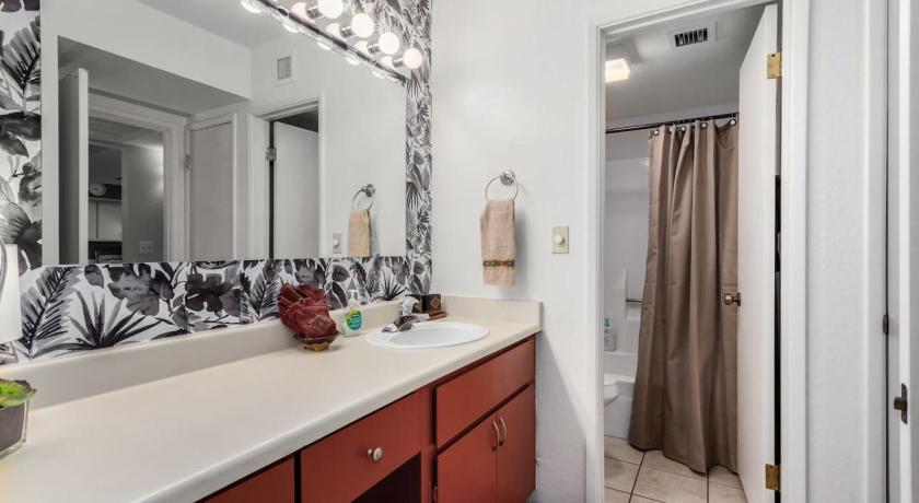 피닉스 (AZ) Stylish 2BR Condo with Gym, Pool and Hot Tub Access 4성급 숙소 스위트룸