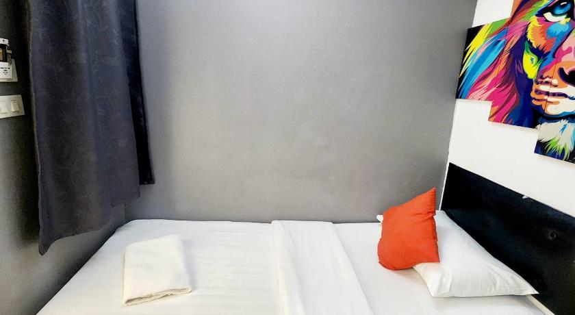 Image of Single Room with Private Bathroom (1 Person) 8