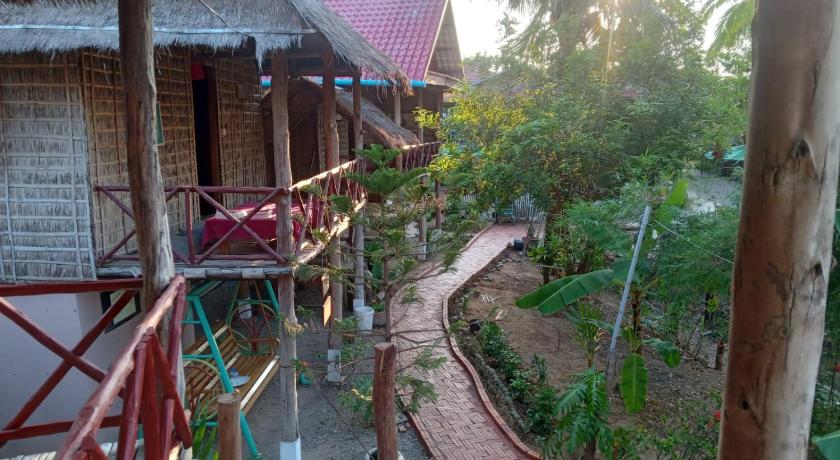 Setha About The World Homestay & Scooter