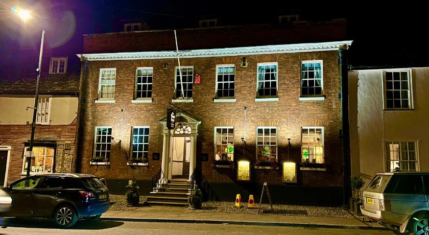 The Limes Bar and Hotel