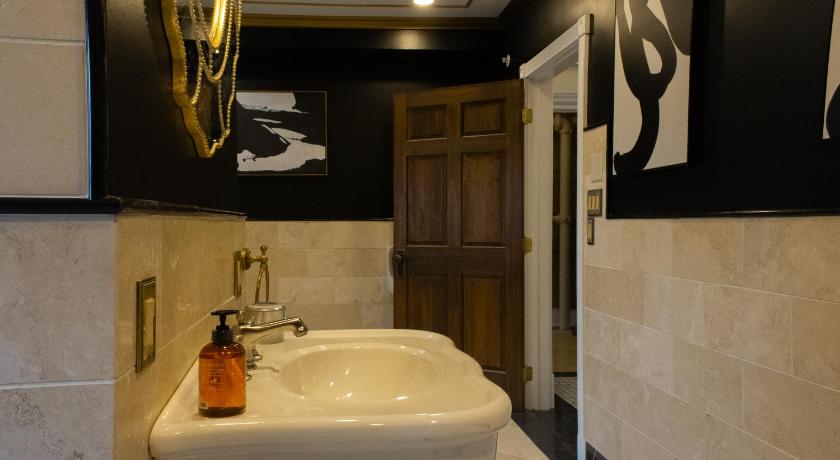 코넬빌 Chateau Connellsville MCM Minimalist Suite 2성급 숙소 전망
