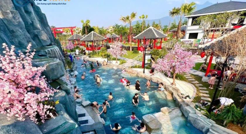 Tam khoang Onsen mineral bath, Vuon Vua, Thanh Thuy, Phu Tho
