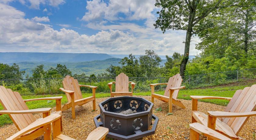 Mountain Retreat with Fire Pit in Flat Rock!
