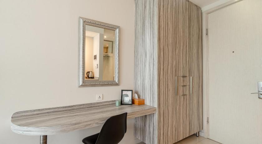 발리 Bali Bustle Kuta Coliving & Coworking Space 3성급 호텔 스위트룸