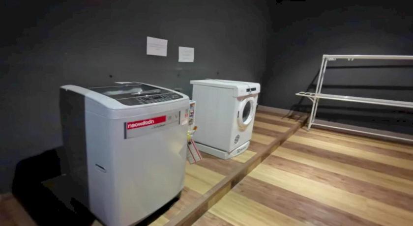 รูปของผู้เข้าพัก 1 คน ในหอพักรวมชายหญิง 1 เตียง (Bed in Mixed Dormitory) 7