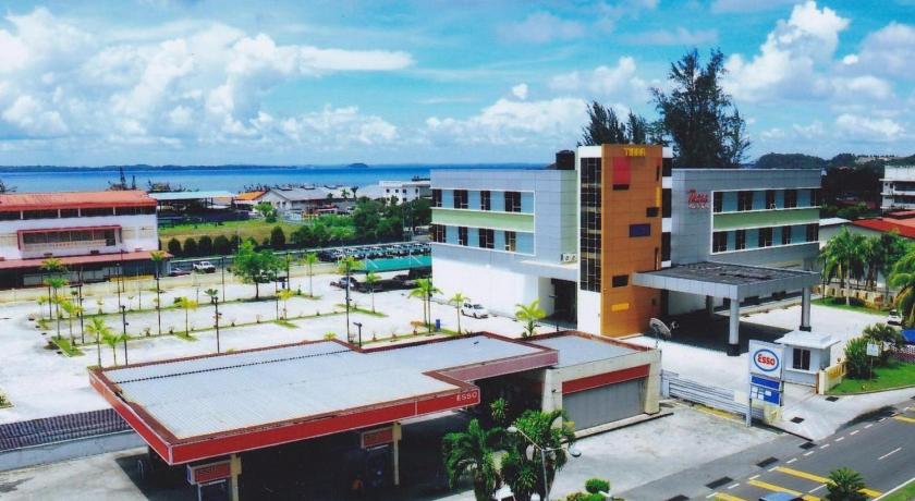 サンダカン Hotel O Hotel Ramai 2つ星 ホテル プール