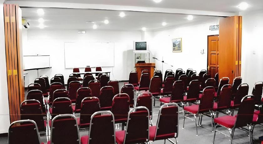 サンダカン Hotel O Hotel Ramai 2つ星 ホテル スイート