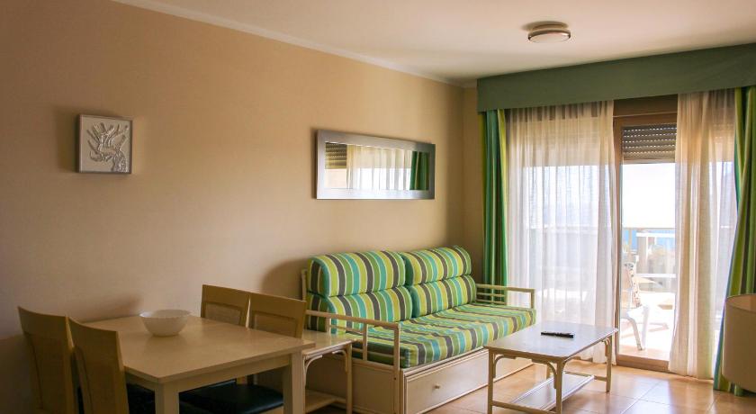 Image of One-Bedroom Apartment Silver 2