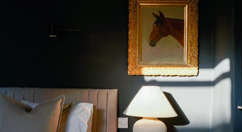 Image of Comfort Triple Room - Non Pet Friendly 17
