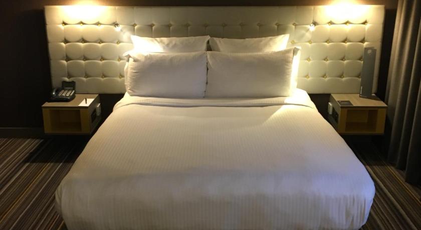 Image of Accessible Classic Room with Double Bed 3