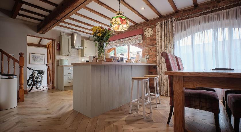 Humble Bee Cottage - image 4