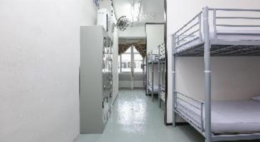 Image of Mixed Dormitory Room 8