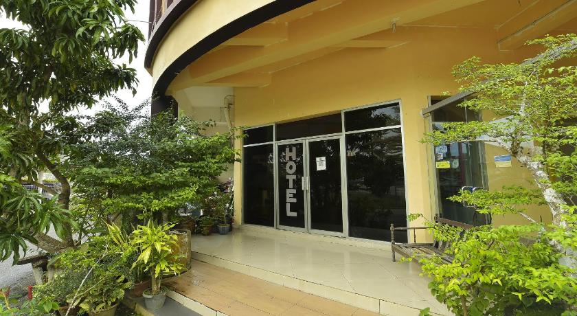 ポンティアン・ケチル Hotel O Sam Huat Hotel 2つ星 ホテル 外観