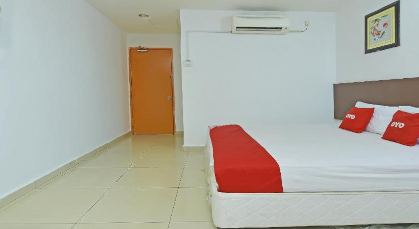 Image of Deluxe King Room 3