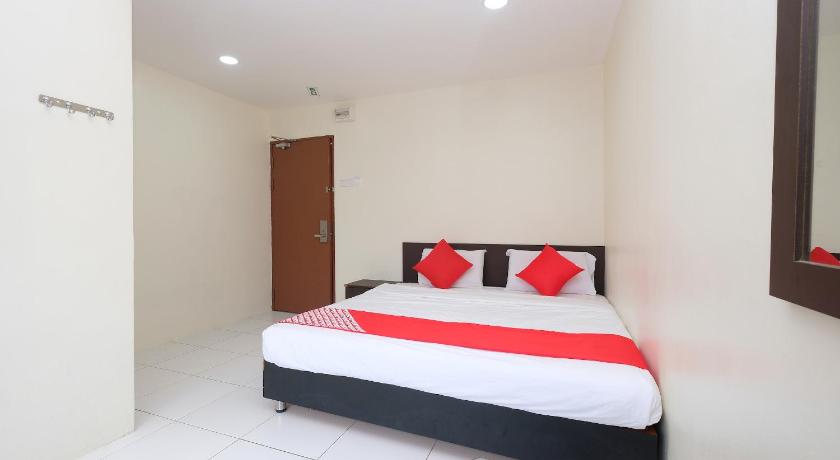 テメルロー OYO 1104 Q hotel 2つ星 ホテル ロビー