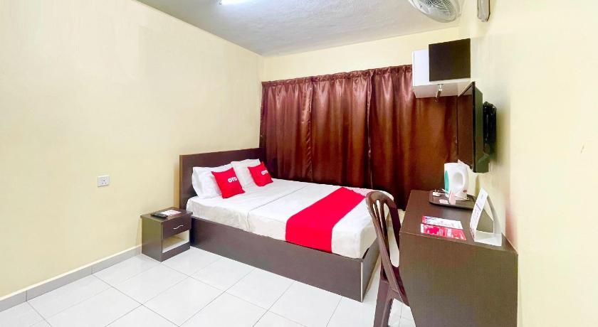 Seri Manjung OYO 90369 Safari Hotel Lumut 2-Star Hotel room
