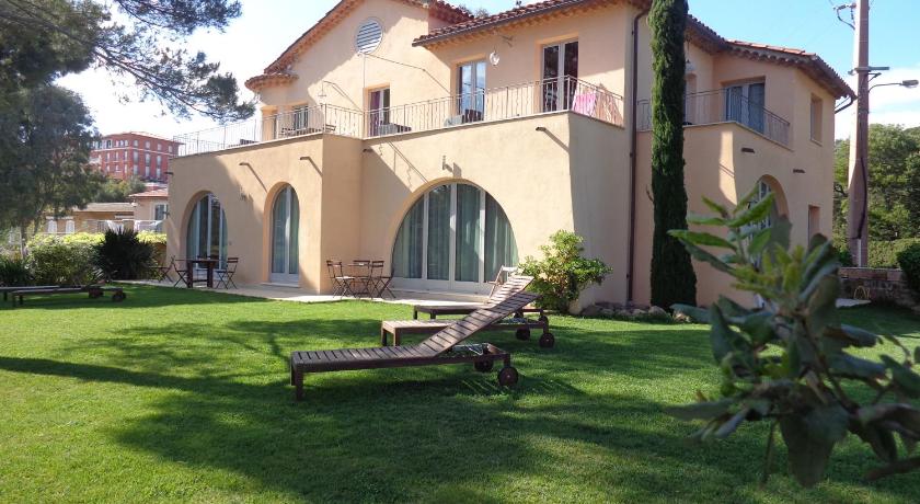 Appartement Villa Angelina — Hotel in Grimaud