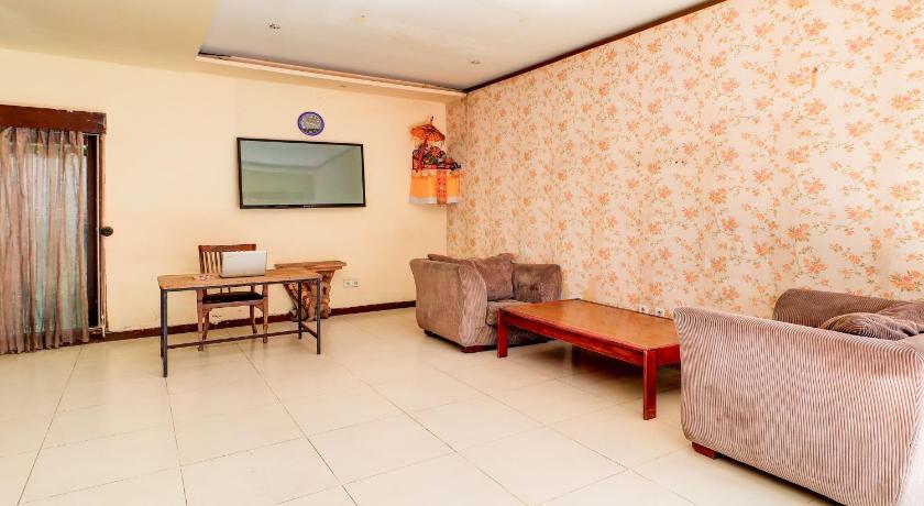 巴厘 Collection O Putri Inn Homestay 4星级 酒店 泳池