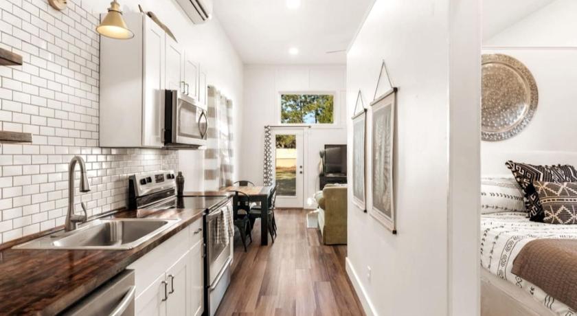 Santa Rosa Beach On 30A New 1BR Apt. w KING 10min walk to beach 4-Star Accommodation suite