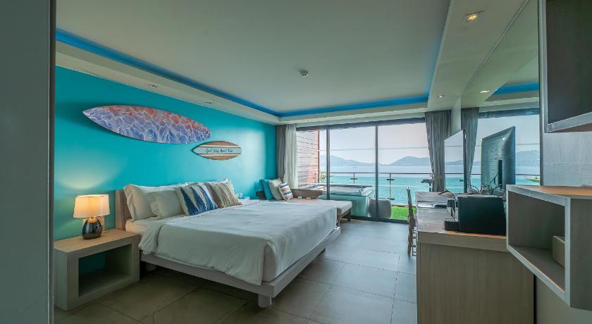 Фото: 1 King Bed, Deluxe Seaview Room, Non-Smoking 4