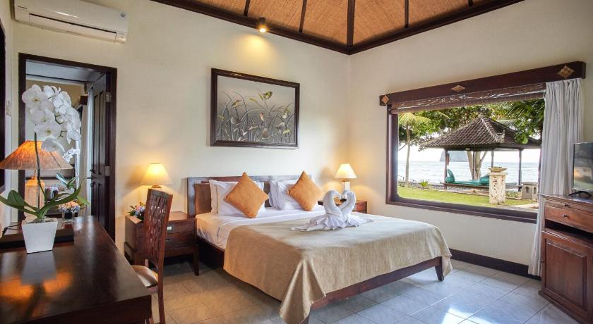 Image of Deluxe Beachfront Villa 4