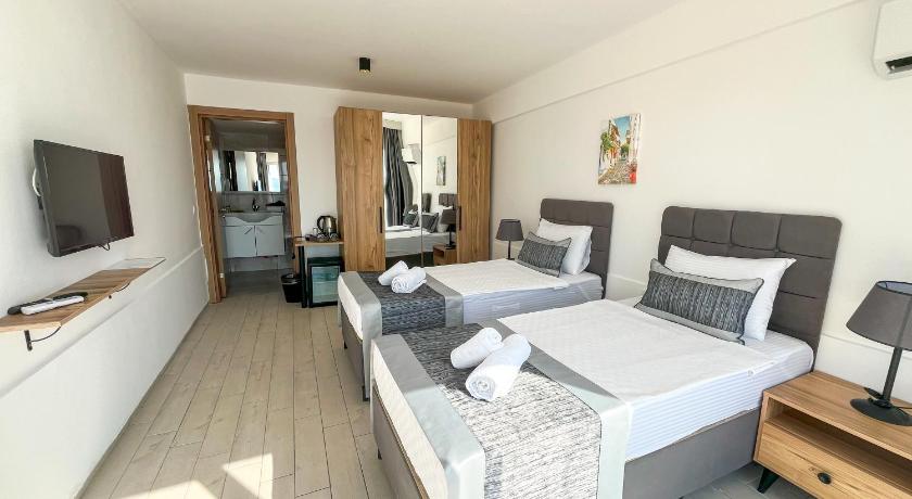 Image of Twin Room with Sea View 1