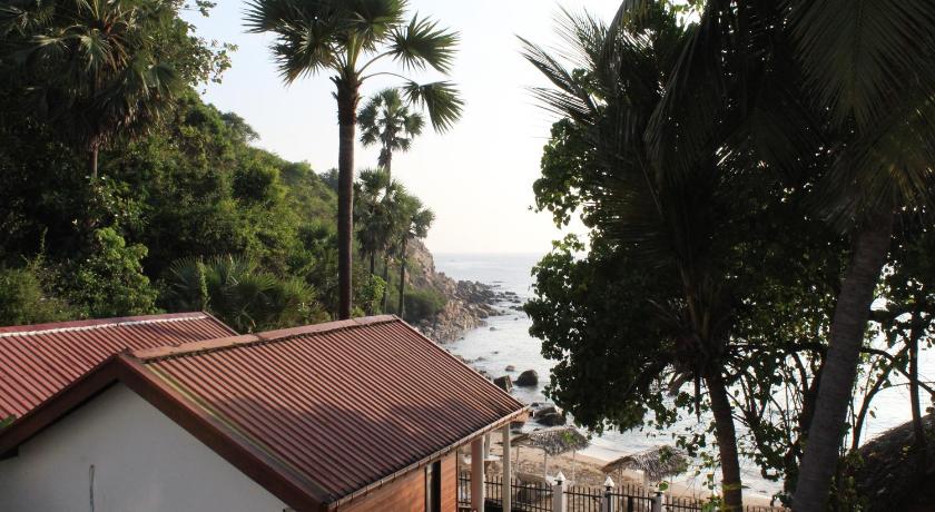 Clara's Beach Inn - image 3