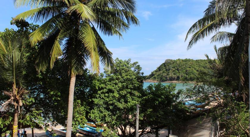 Clara's Beach Inn - image 10