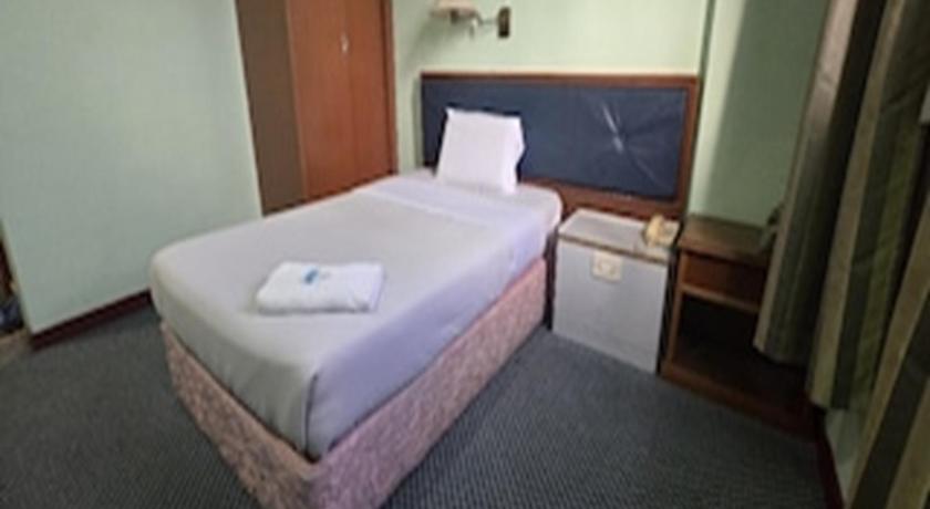 サンダカン Hotel O Hotel Ramai 2つ星 ホテル スイート