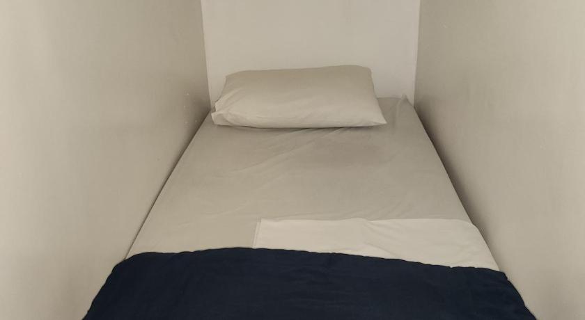 Image of Single Bed in Mixed Dormitory Room 10
