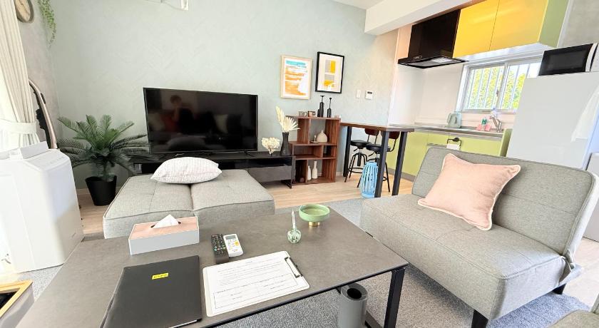 Ishigaki Plus Life Shiraho A号室 3-Star Single Room restaurant