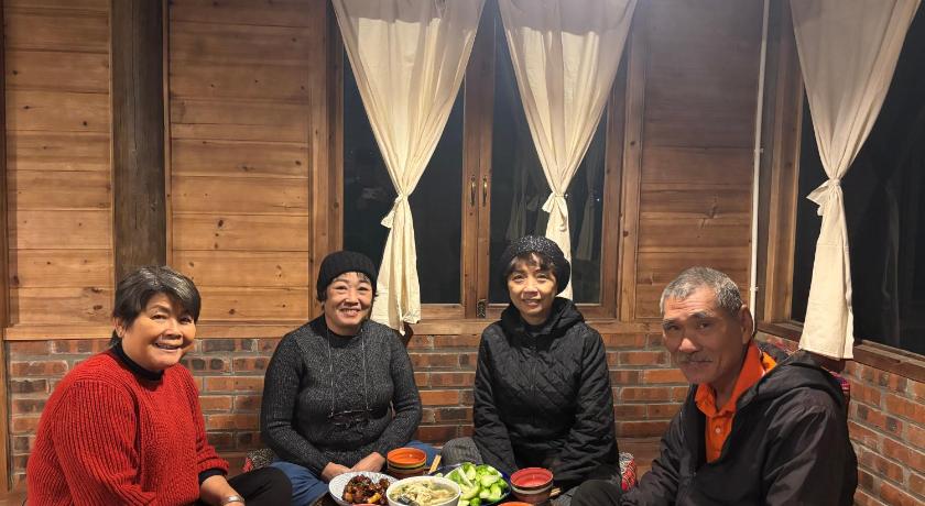 サパ Mai's Cozy House Ta Van - Ricefield View 4つ星 ゲストハウス レストラン