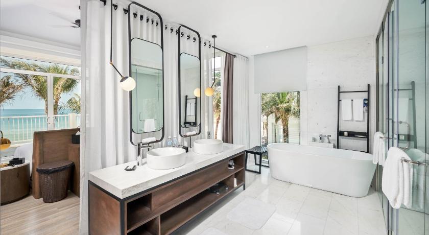Image of 4 Bedrooms Ocean Villa With Private Pool 9