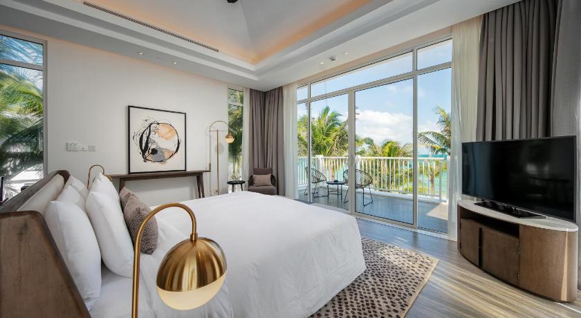 Image of 4 Bedrooms Ocean Villa With Private Pool 13