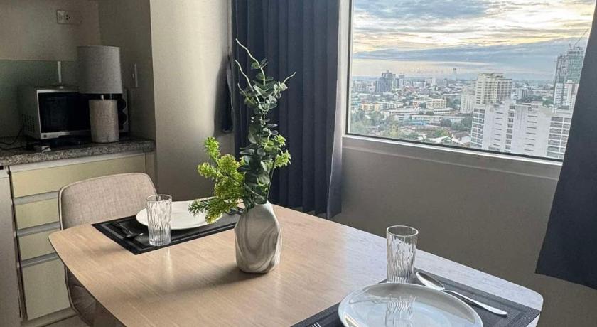 Modern Cozy Condo Unit in Calyx Cebu City - image 4