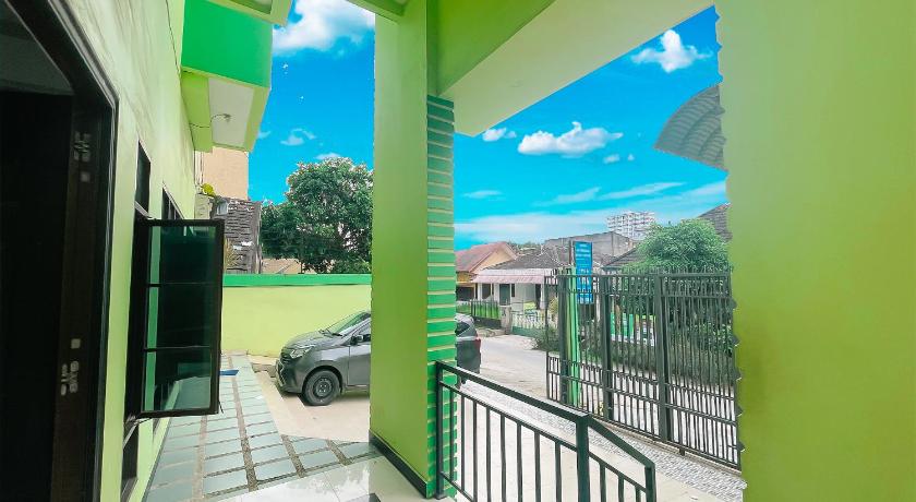 OYO 91283 Sg Premium Guest House - image 10