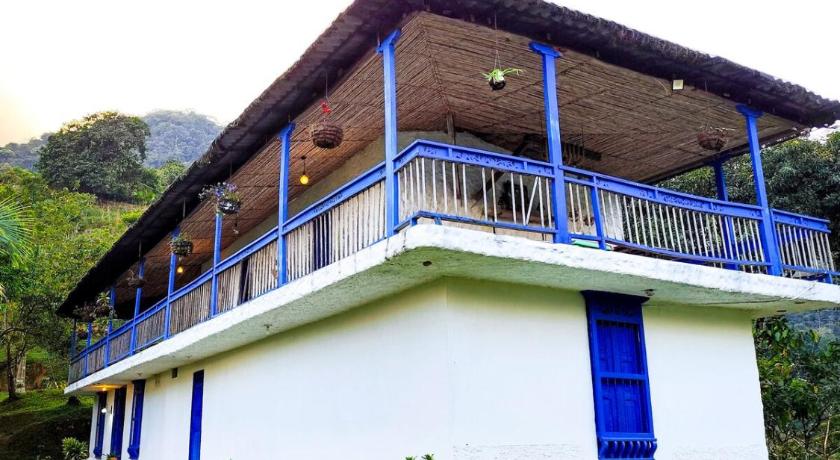 Finca Rustica, Cocorna - Cacao, Charcos y Cascadas