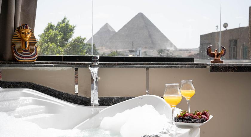 Camel Pyramids View Inn