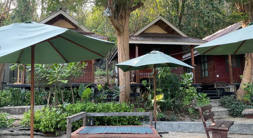 꼬사멧 / 코사멧 TipThong Hut 호텔 로비